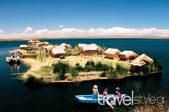 shutterstock_96802072_traditional-boats-in-the-floating-and-tourist-islands-of-lake-titicaca-puno-peru-south-america