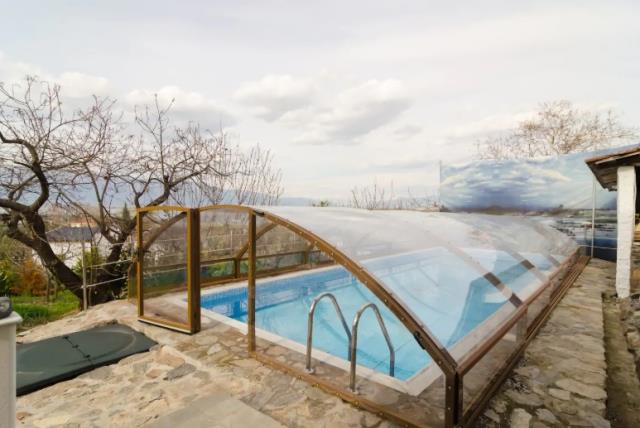 Αγρόκτημα με θερμαινόμενη πισίνα στον Λιθότοπο