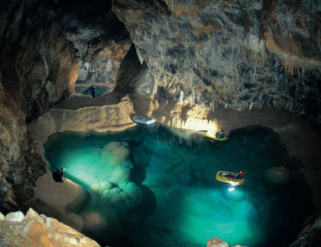 Σπήλαιο των Λιμνών, Αχαΐα