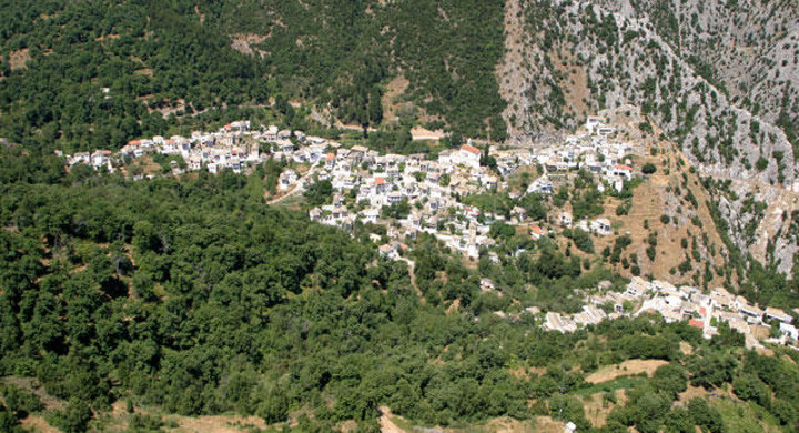 Καστάνιτσα, μακρινή πανοραμική εικόνα του χωριού
