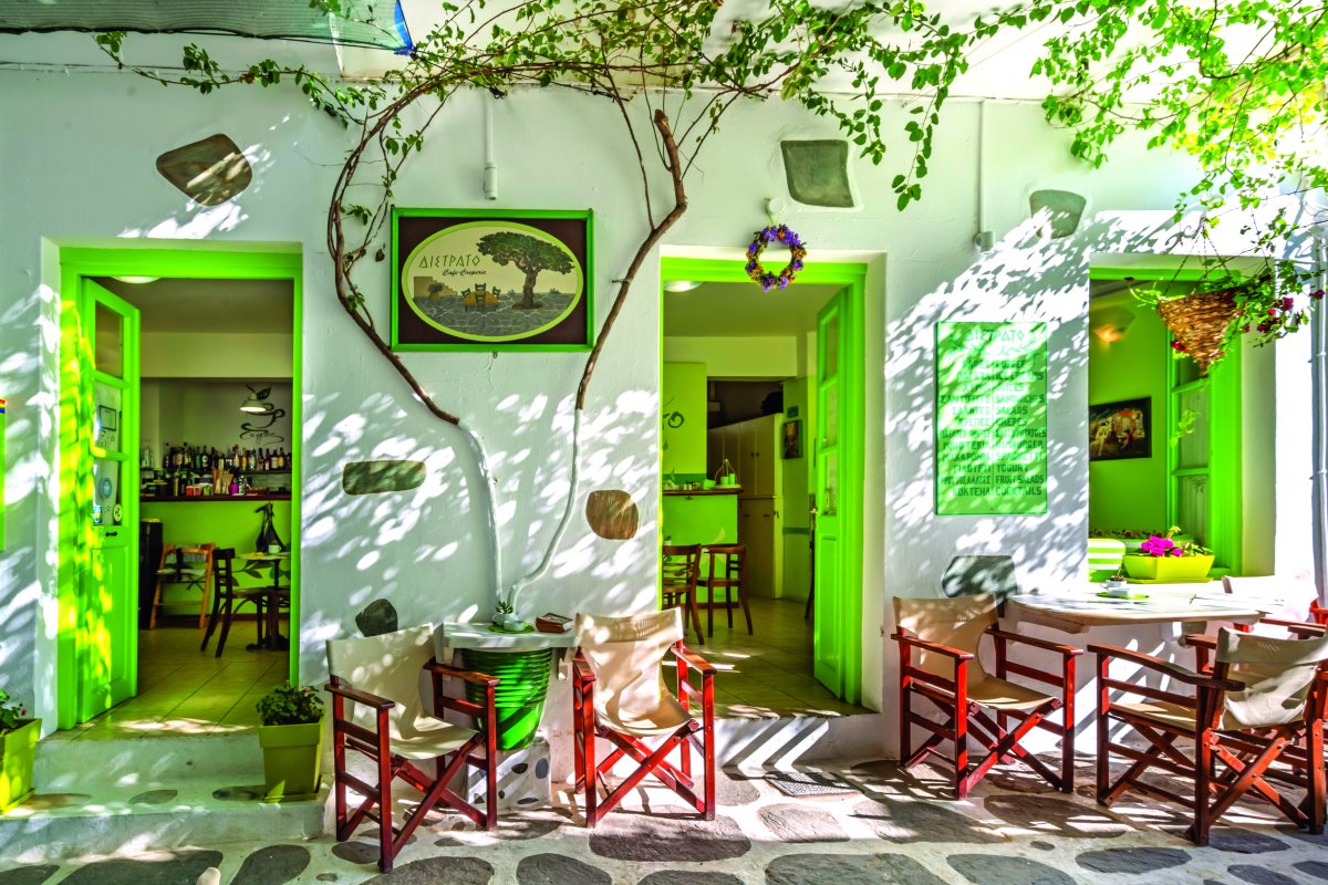 Το all day cafe Δίστρατο στην Παροικιά