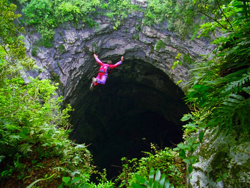 Τα 10 πιο εντυπωσιακά σπήλαια του κόσμου