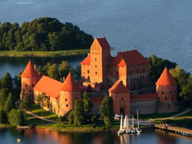 Λιθουανία: Απολαύστε την μεσαιωνική ομορφιά της πριγκίπισσας της Βαλτικής!