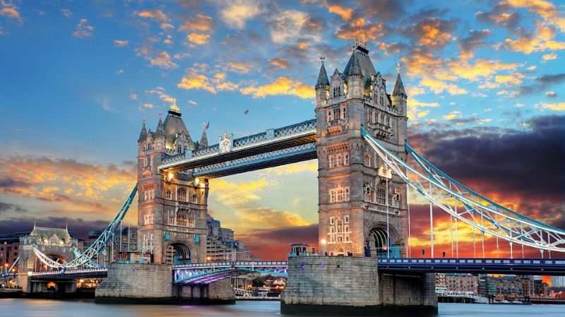 Tower Bridge: Ξενάγηση στην εντυπωσιακή γέφυρα του Λονδίνου