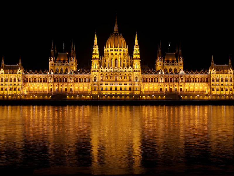 Γνωρίστε το Ουγγρικό Κοινοβούλιο, το φαντασμαγορικό κτίριο της Βουδαπέστης!