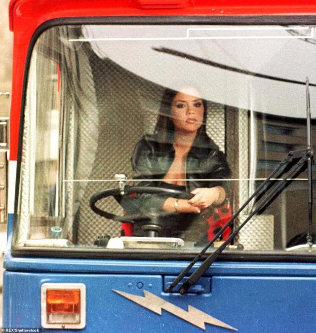 Η Victoria Beckam στο Spice Bus