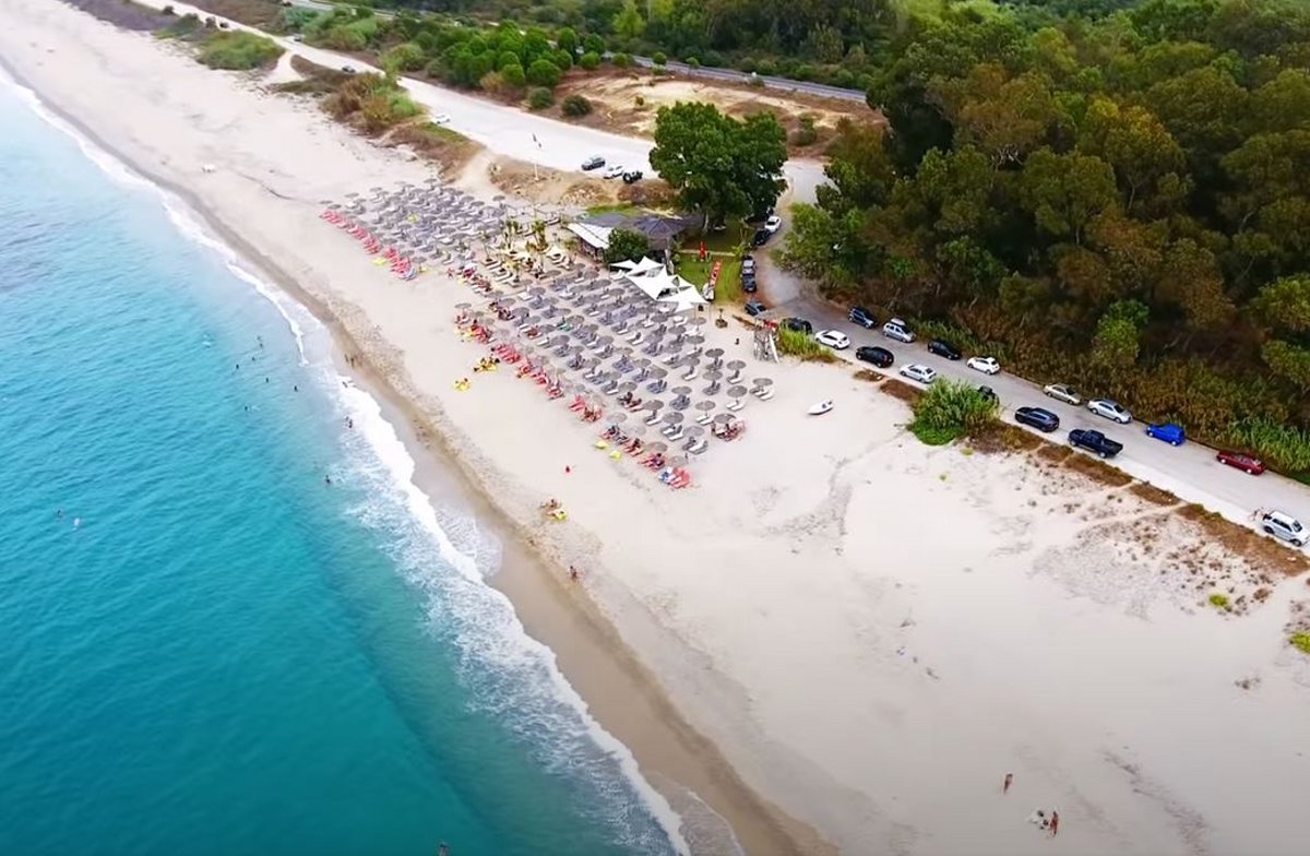 Η πανέμορφη παραλία Μονολίθι στην Πρέβεζα είναι ανάμεσα στις 10 ασφαλέστερες της Ευρώπης