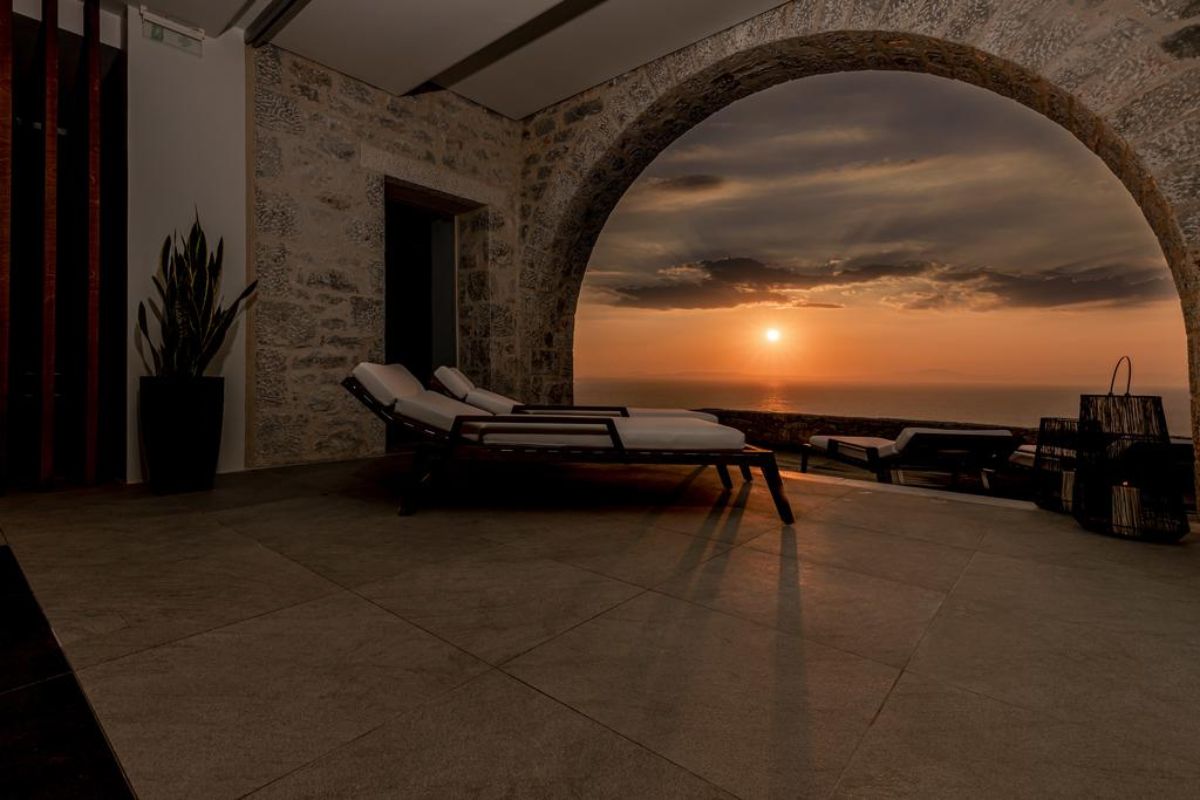 arias estate suites ηλιοβασίλεμα