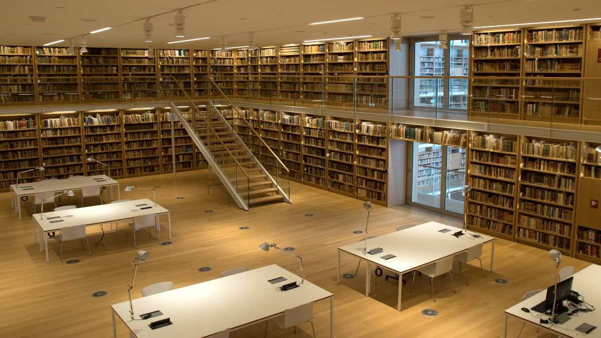 Εθνική Βιβλιοθήκη, Νιάρχος