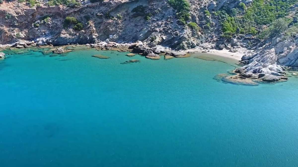 σούρζα μπουτ άγνωστη παραλία Εύβοια