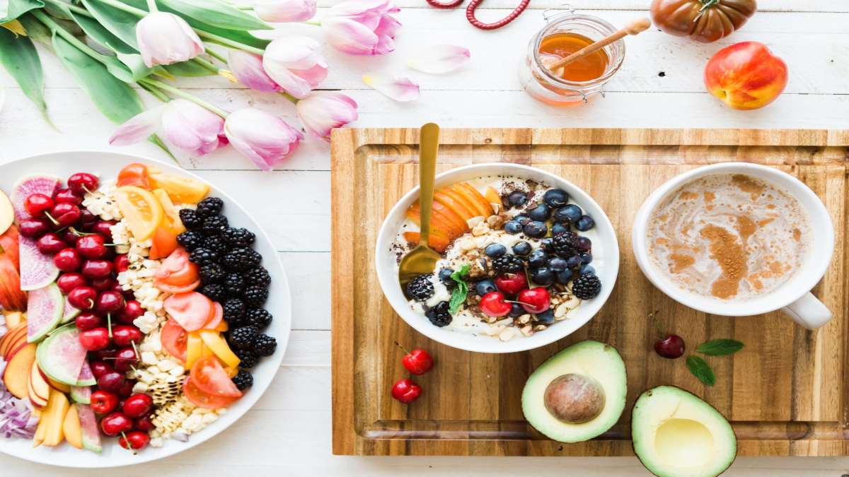 τάσεις γαστρονομία ξενοδοχεία 2021 εναλλακτικοί τρόποι διατροφής παράδειγμα πρωινό