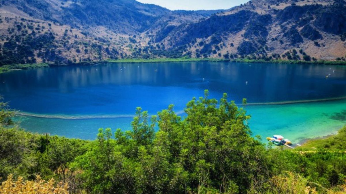 Λίμνη Κουρνά Κρήτη πράσινο