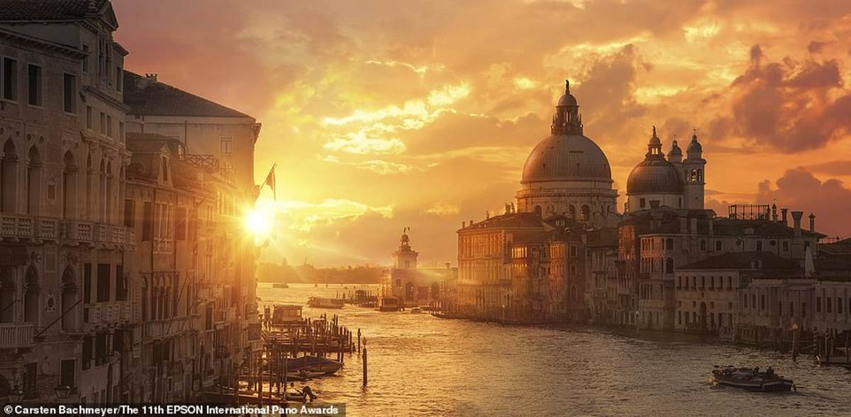Μια ανατολή του ηλίου πάνω από τη Βενετία, που "αιχμαλωτίστηκε" από τον Carsten Bachmeyer. Ήρθε 20ος στην κατηγορία Open Built Environment / Architecture