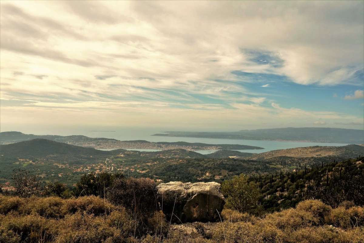 Υπέροχη θέα από ψηλά ξενώνες Ελλάδα
