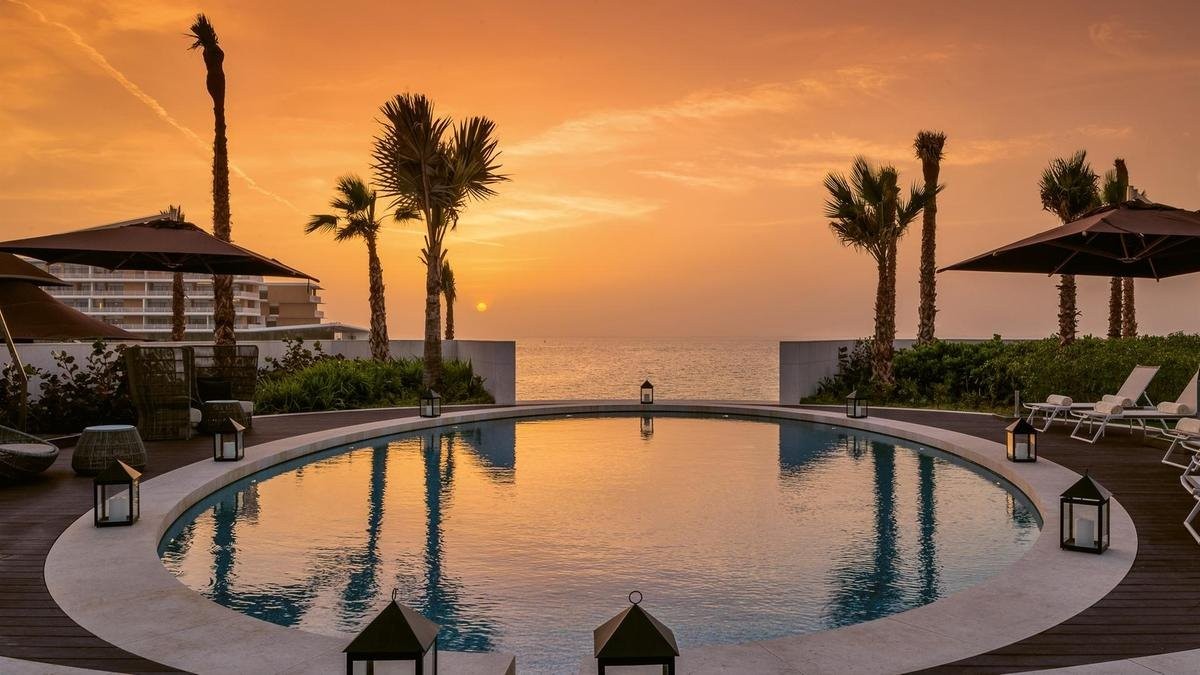 Bvlgari Resort Dubai το πιο ακριβό ξενοδοχείο σε τεχνητό νησί το ηλιοβασίλεμα