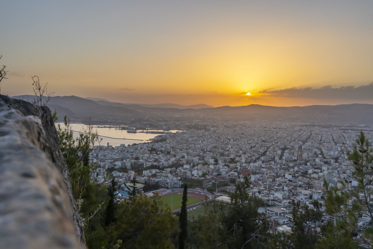 θέα στον Βόλο που είναι η πιο βροχερή πόλη της Ελλάδας
