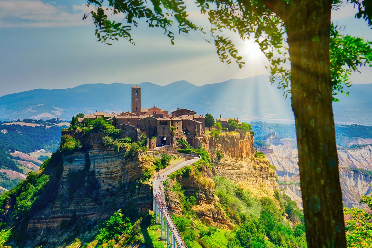 Civita di Bagnoregio χρεώνει είσοδο στην πόλη που βρίσκεται ψηλά στον λόφο