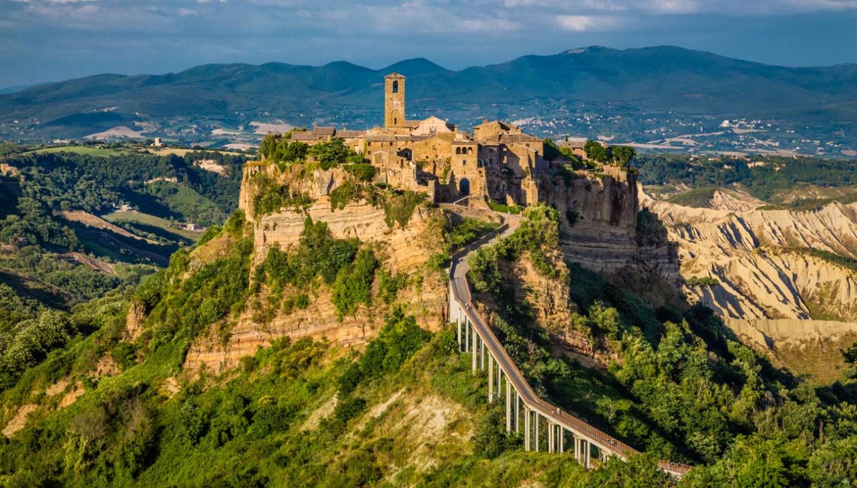 Civita di Bagnoregio χρεώνει είσοδο στην πόλη που είναι χτισμένη σε λόφο