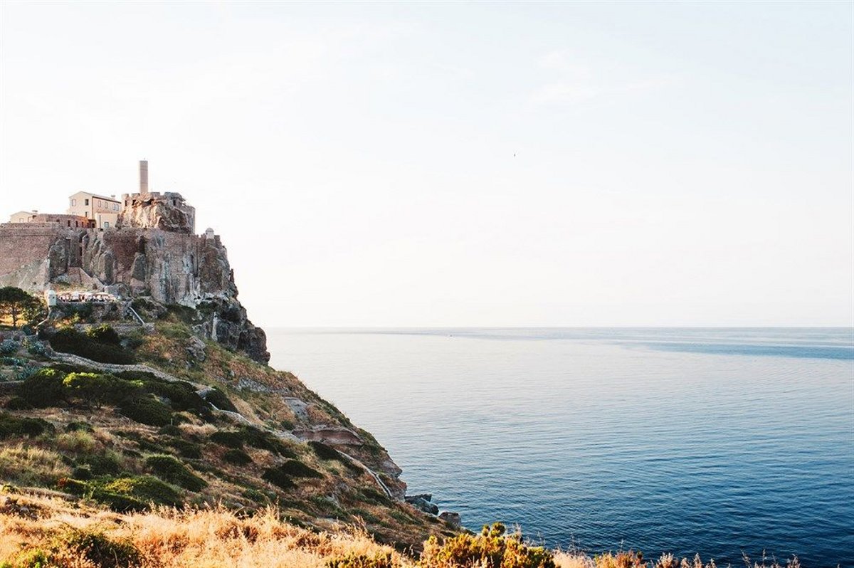Forte San Giortgio στην Τοσκάνη πάνω στα βράχια