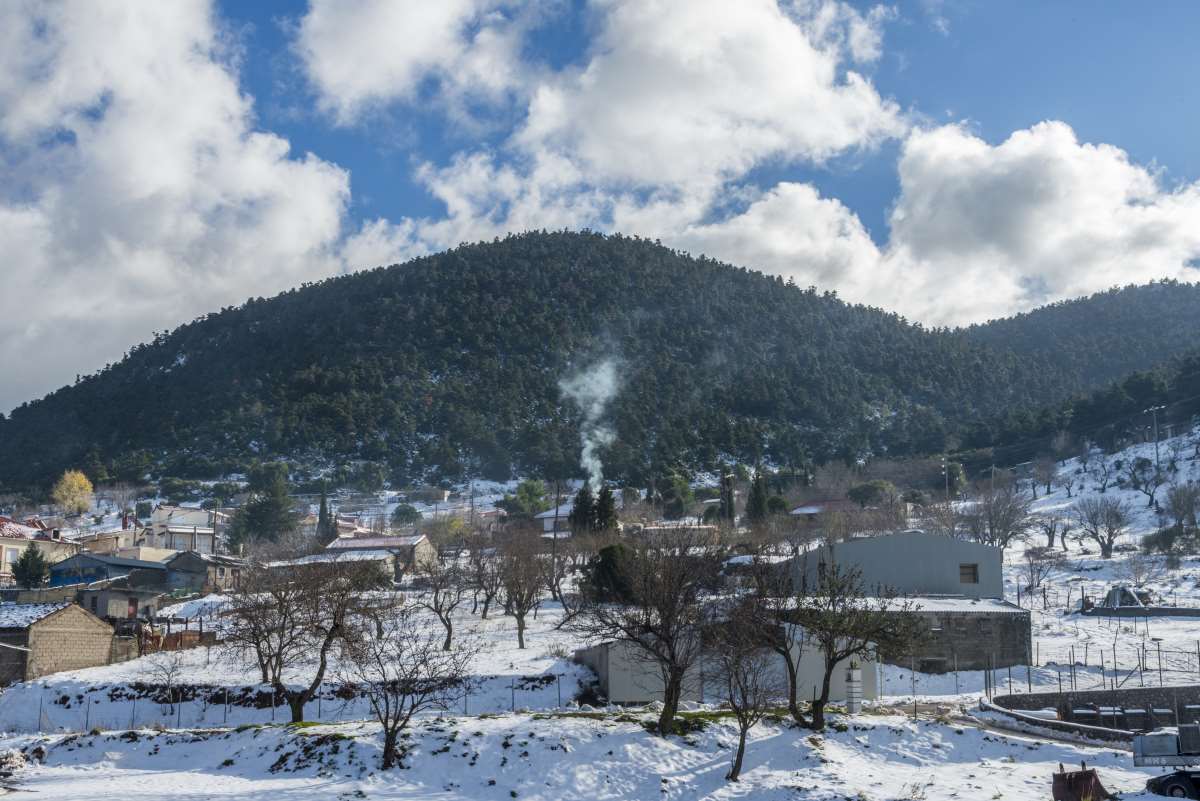 Το κέντρο του χωριού γεμάτο χιόνια, Κυριάκι Βοιωτίας