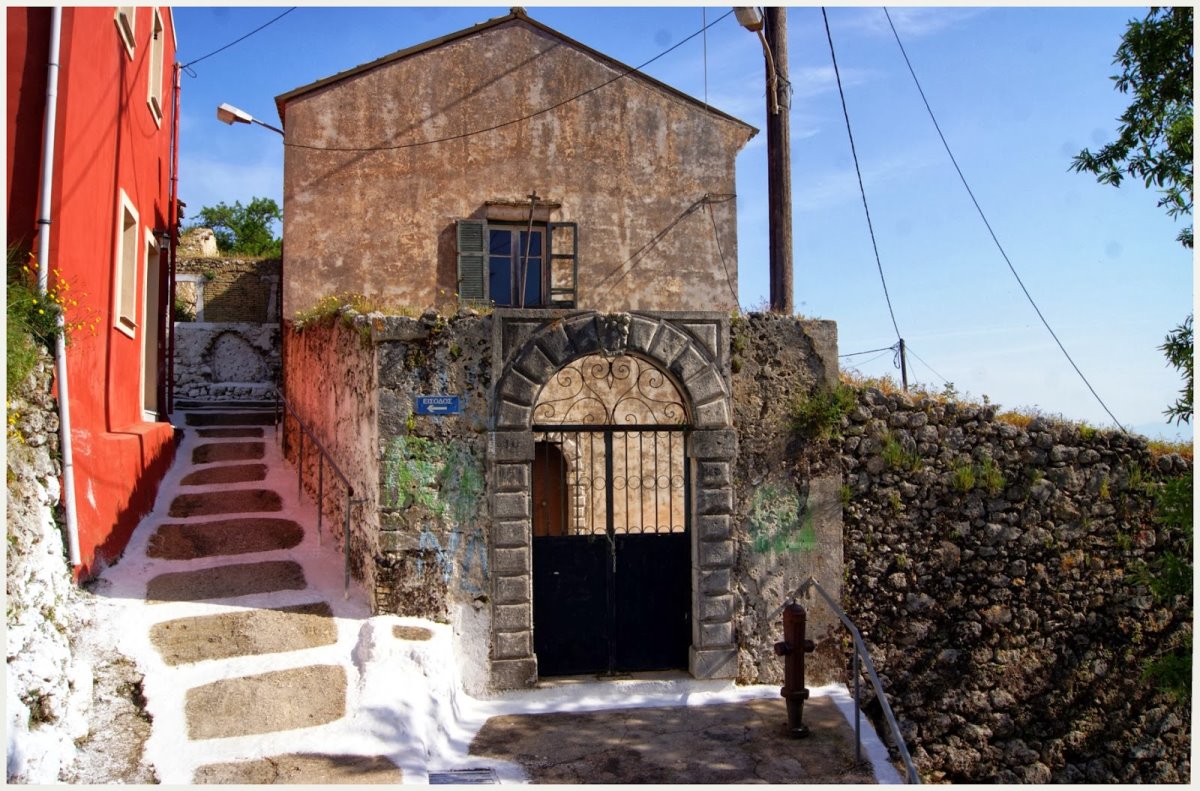 Κέρκυρα όμορφο ορεινό χωριό Πέλεκας με πέτρινα σπίτια