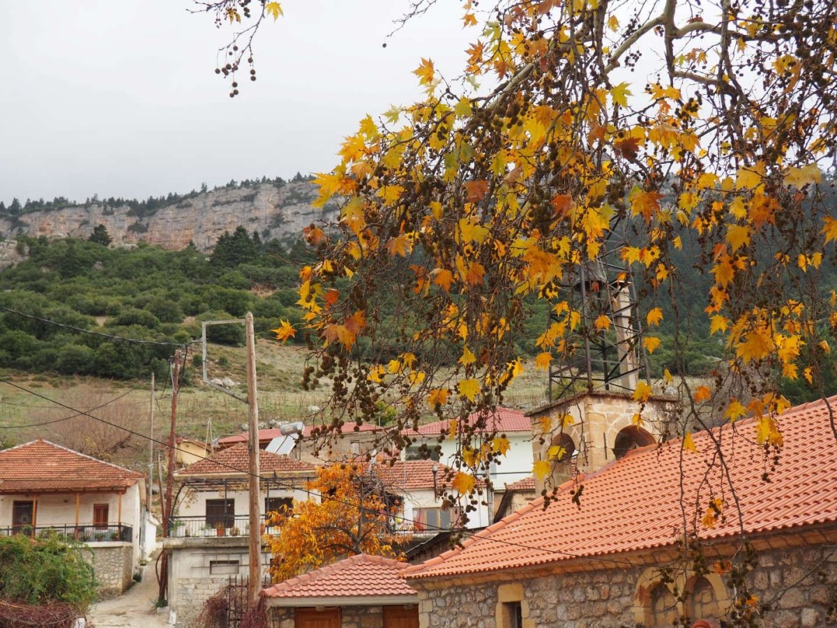 hot χωριουδάκι κοντά στην Αθήνα Κεφαλάρι