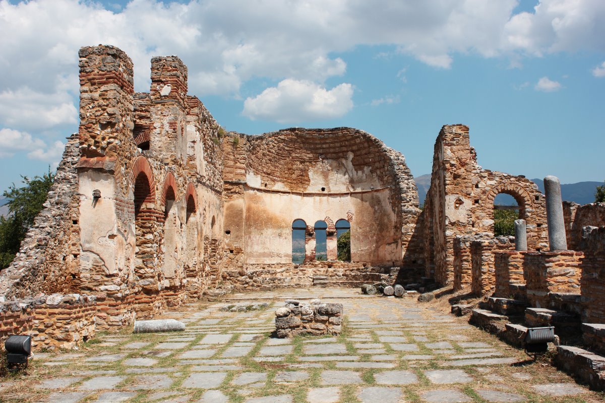 Η παλιά Βυζαντινή εκκλησία του Άγιου Αχίλλειου 