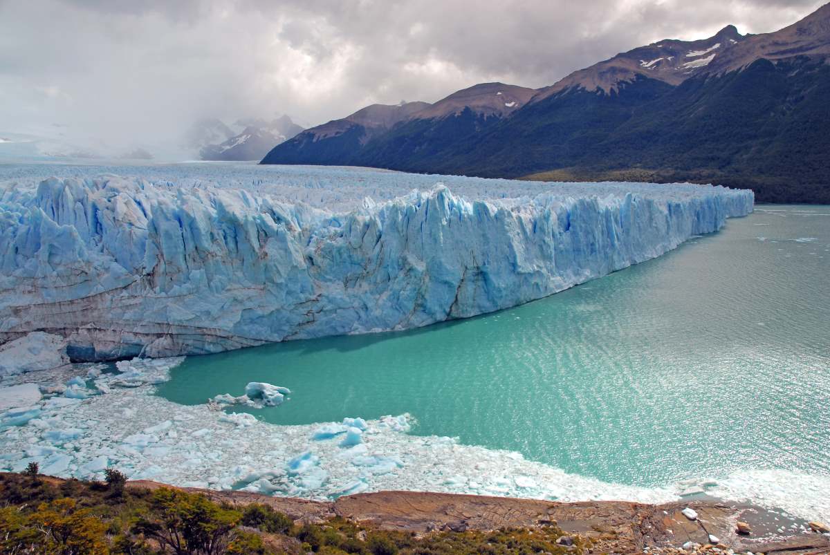Πανοραμική θέα στον παγετώνα Perito Moreno 