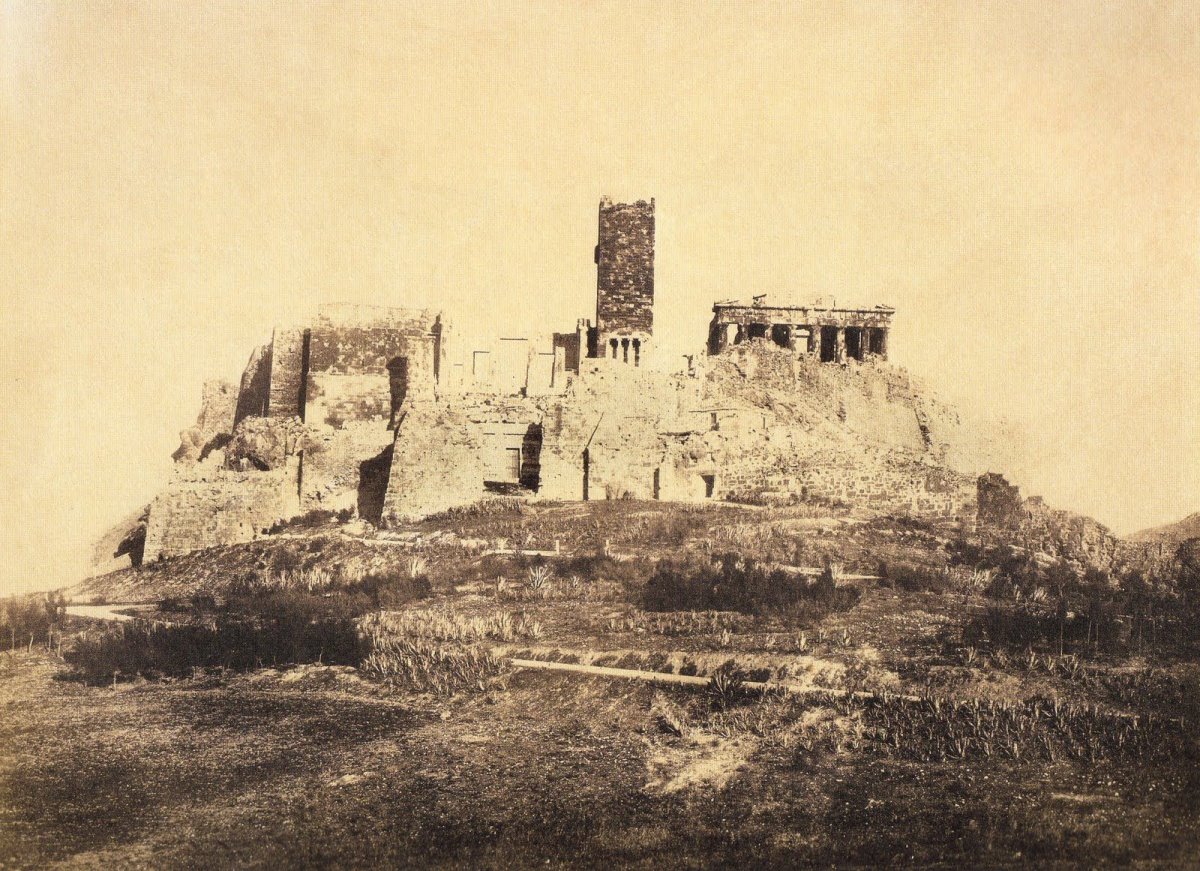 Πύργος Ακρόπολης κατεδαφίστηκε