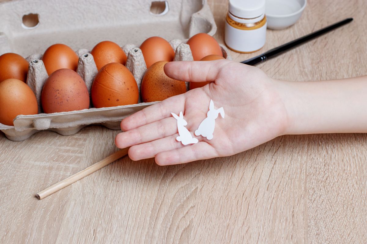 Πασχαλινά αυγά-Διακόσμηση με στένσιλ