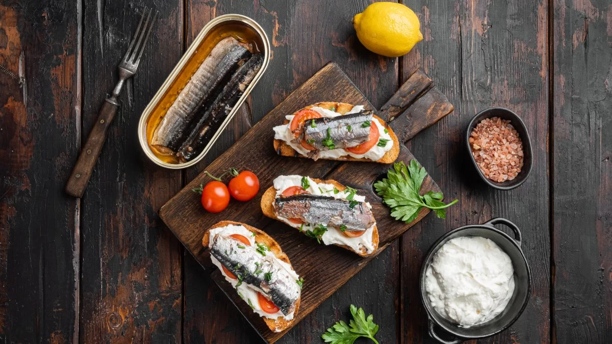 Bocadillo de sardinas, παραδοσιακό ισπανικό πιάτο