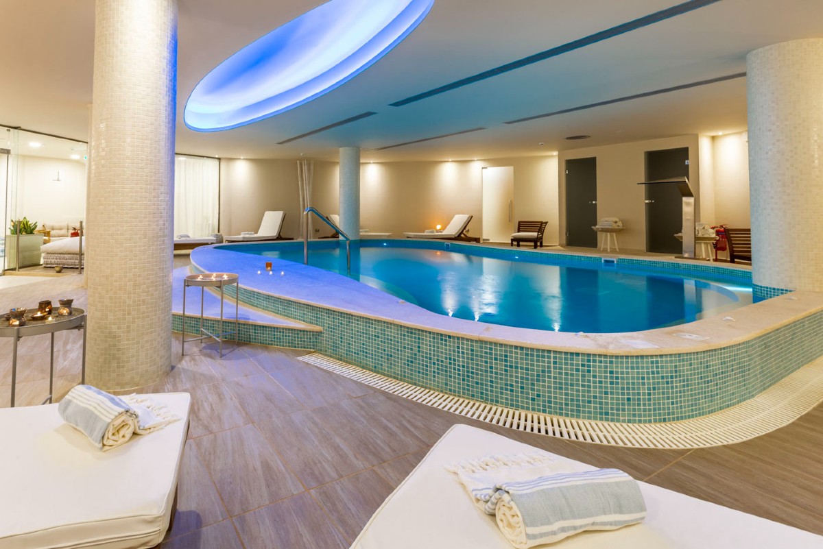 Elysian Luxury Hotel Spa εσωτερική πισίνα