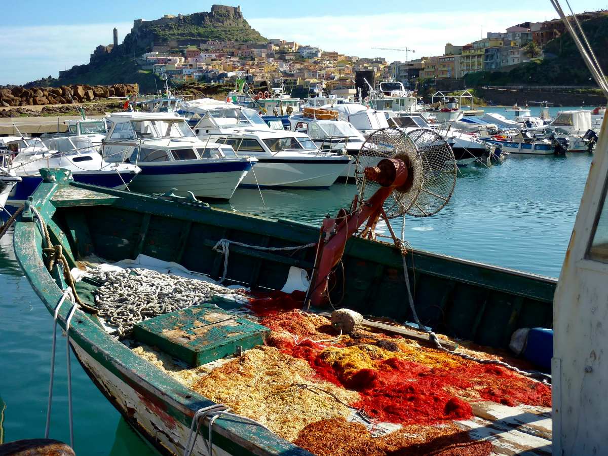 Παραθαλάσσιο χωριό της Σαρδηνίας