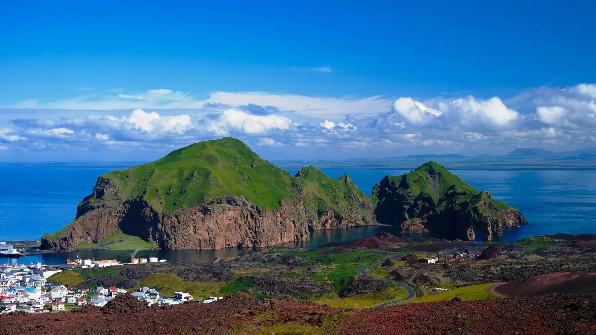 Νησί και πόλη Heimaey στο αρχιπέλαγος Vestmannaeyjar, Ισλανδία