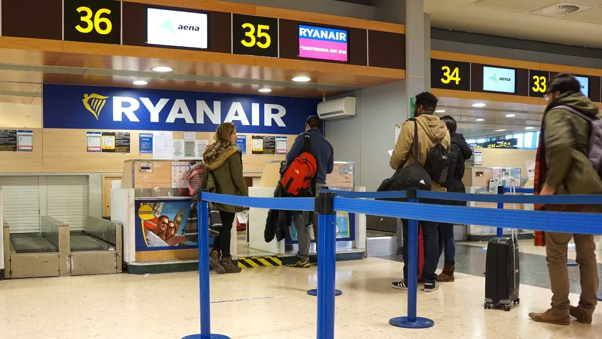 γκισέ ryanair σε αεροδρόμιο