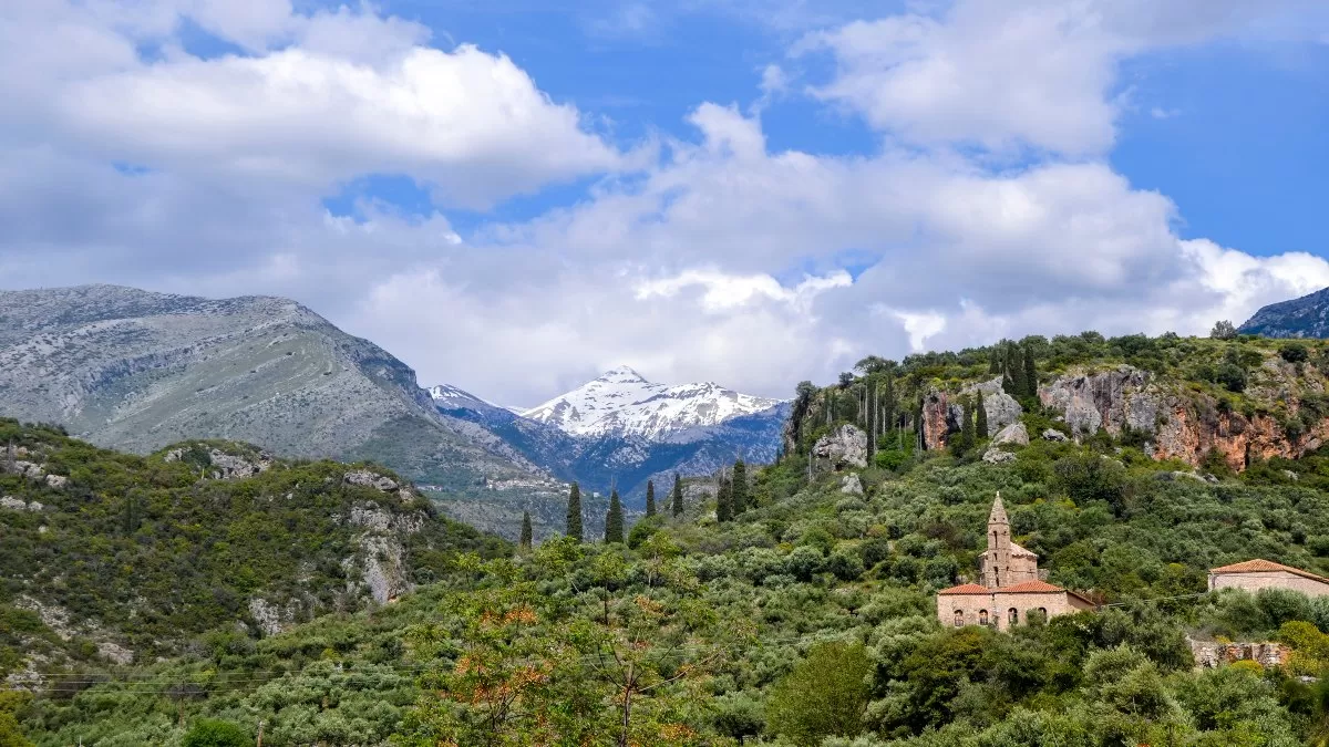 Ταΰγετος - η κορυφή του Προφήτη Ηλία όπως φαίνεται από την Καρδαμύλη