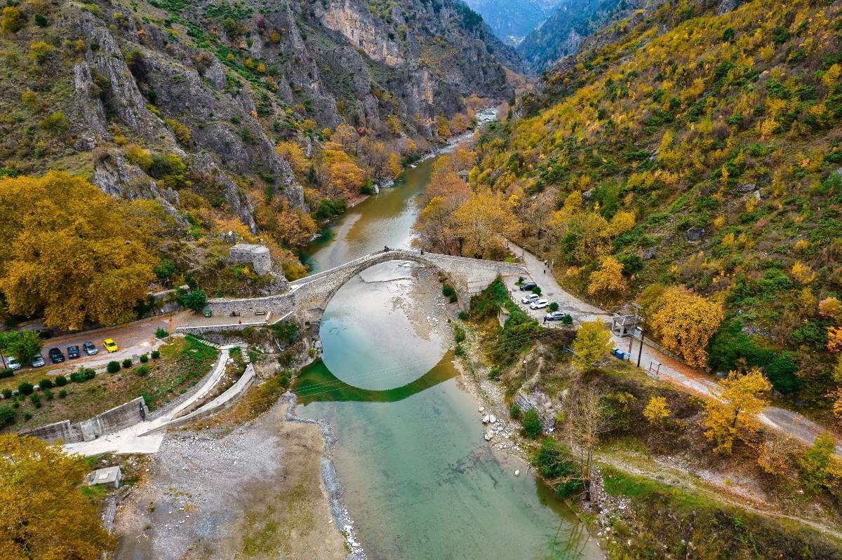 Το γεφύρι της Κόνιτσας - shutterstock