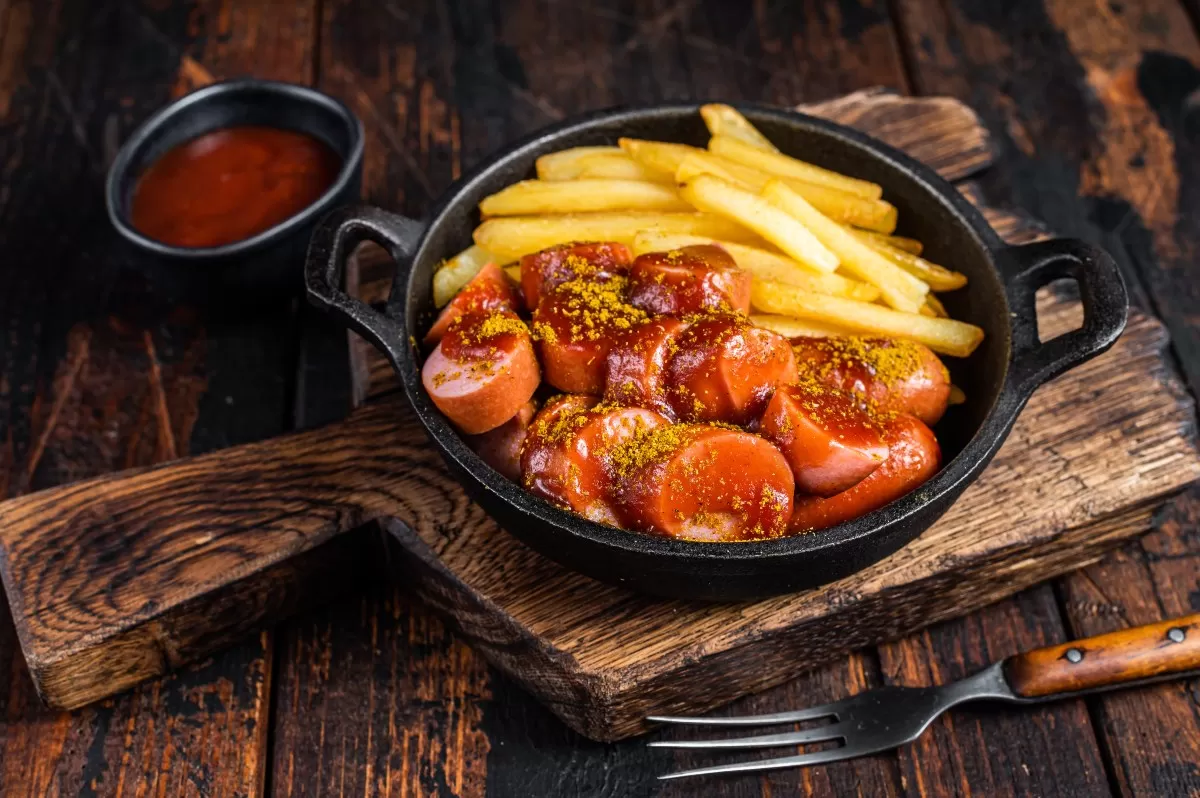 Το παραδοσιακό γερμανικό Currywurst