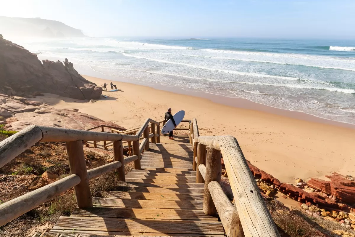 Θέα στην Praia do Amado, παραλία και στο Surfer spot κοντά στο Sagres και το Lagos, Costa Vicentina Algarve Πορτογαλία