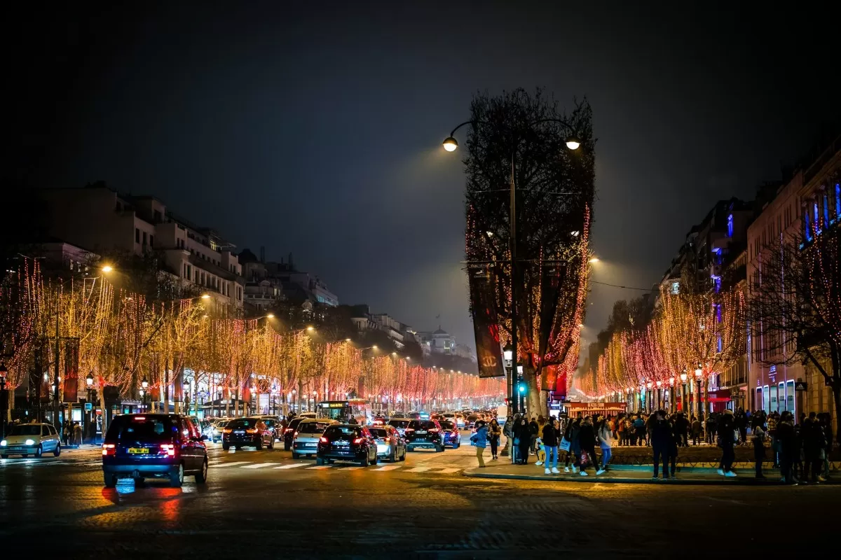 Les Champs-Elysées