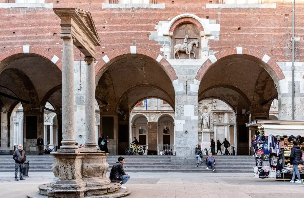 Loggia dei Mercanti (Εμπορική Στοά) Μιλάνο